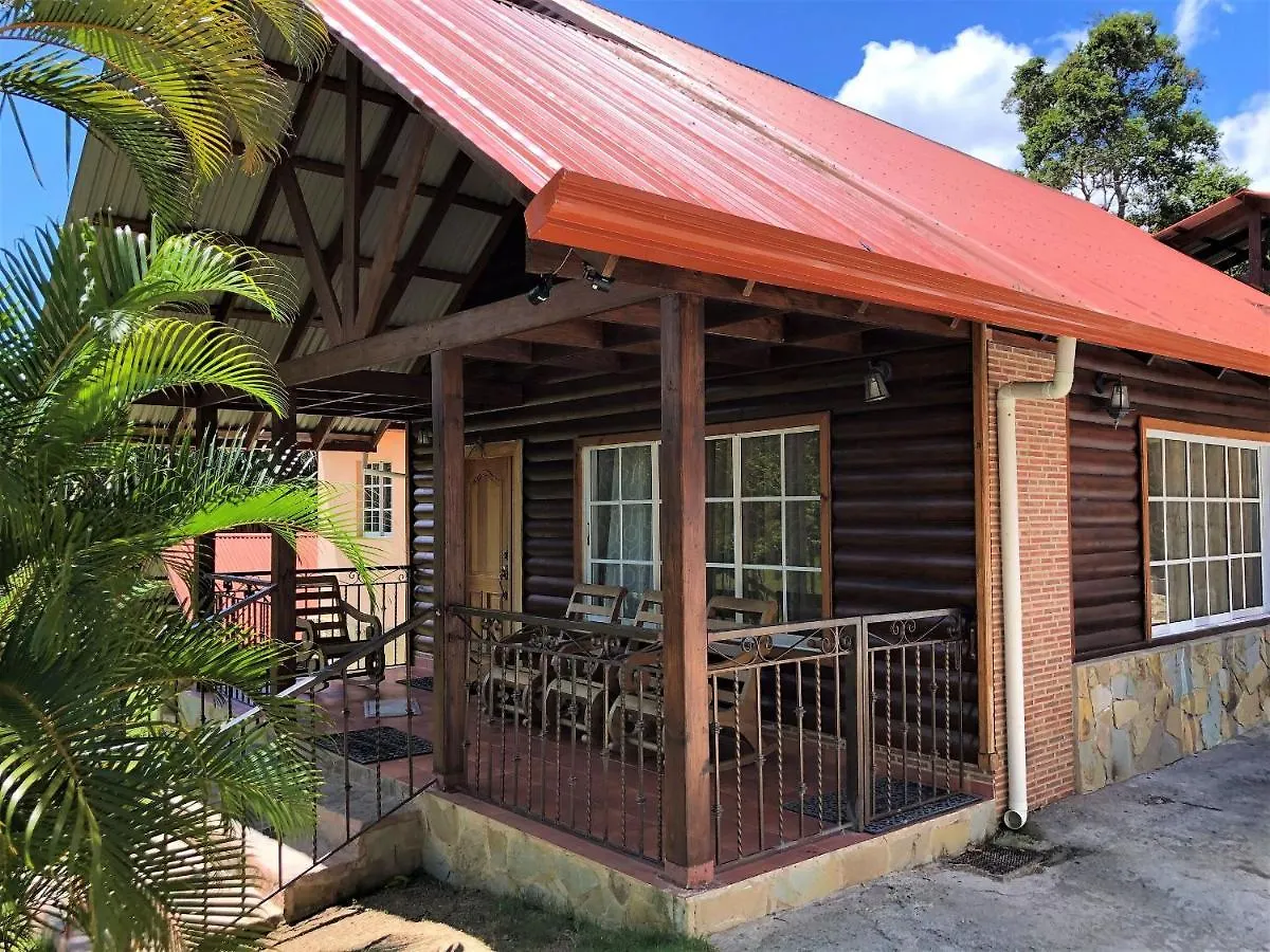 Green Sierra Villa campestre con Piscina, Patio, BBQ, Jacuzzi, Billar, Gazebo para 16 personas Jarabacoa Casa vacanze